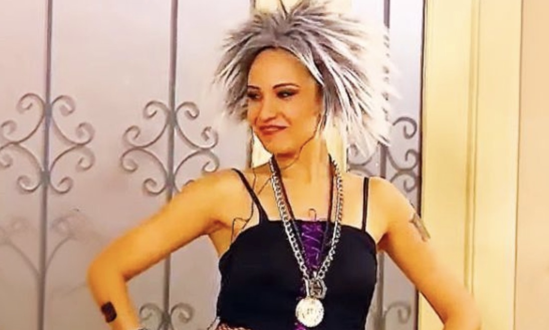 Bez Bebek Seri Kimdir