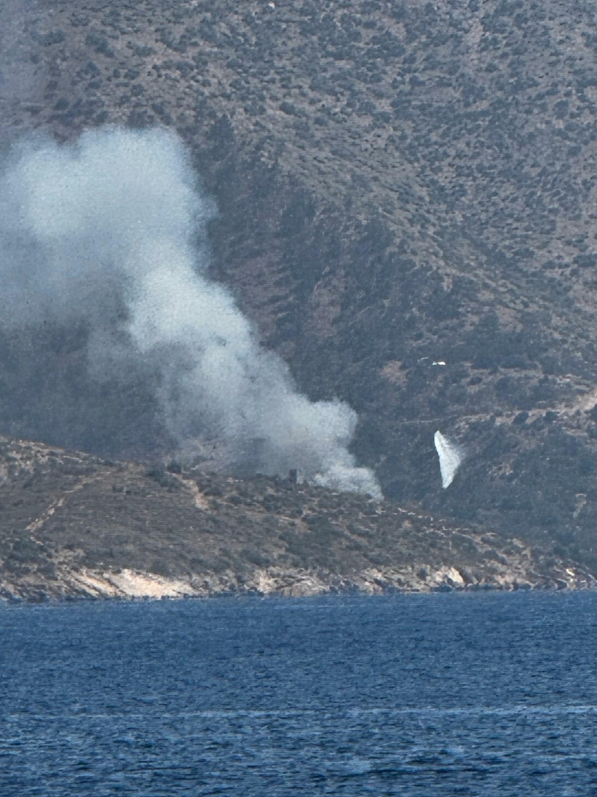 Evde büyük hasar, soğutma çalışmaları devam ediyor