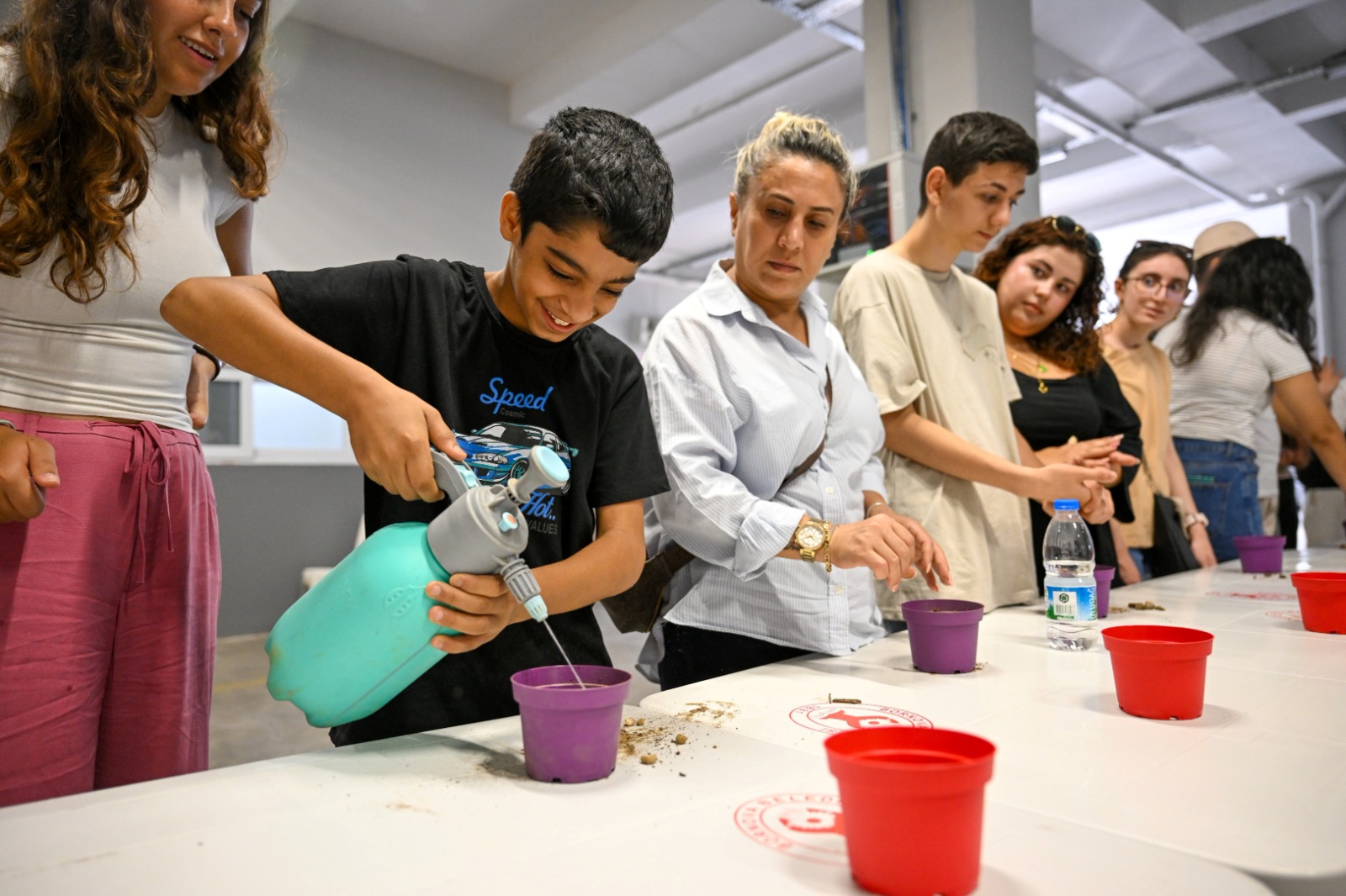 Gönüllü üniversitelilerle el ele