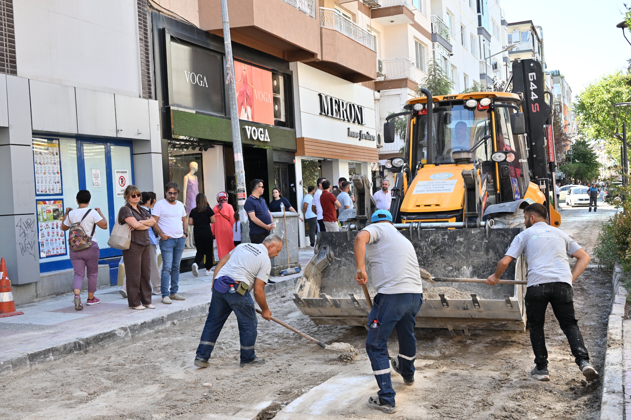 Büyükşehir Merkezde Yolları Yeniliyor (7)