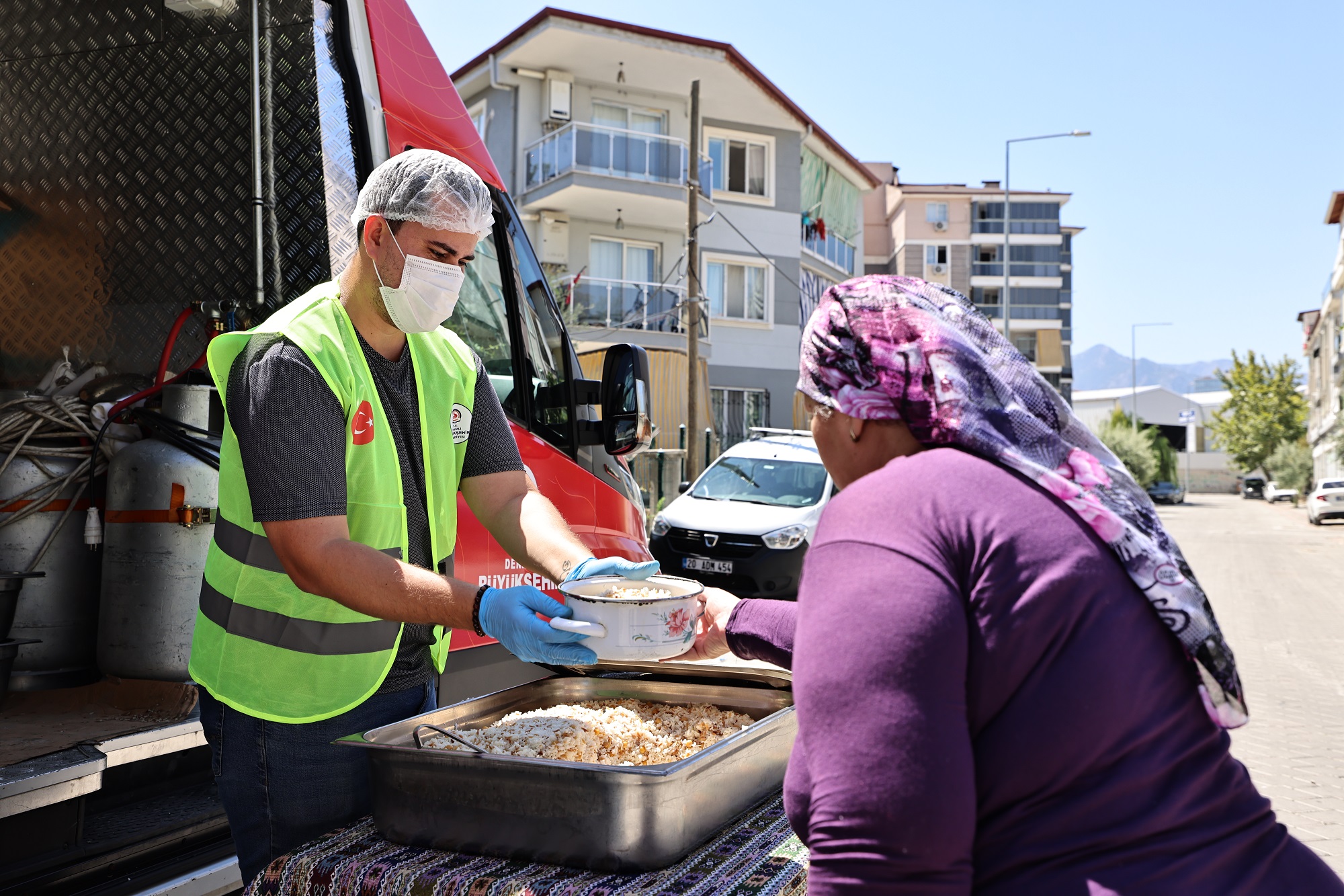Büyükşehir’in Mobil Ikram Araçları Vatandaşın Yanında