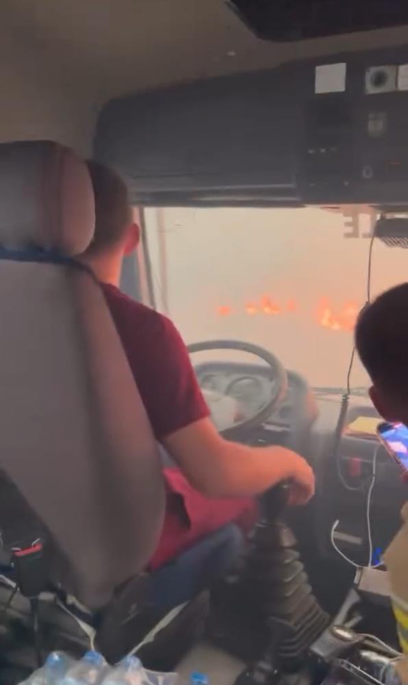 Çanakkale'deki Yangında Alevlerin Arasında Kalan Ekibin Görüntüleri Ortaya Çıktı