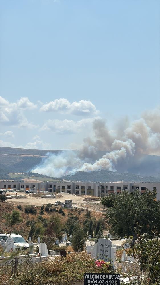 Ekipler havadan ve karadan müdahale ediyor