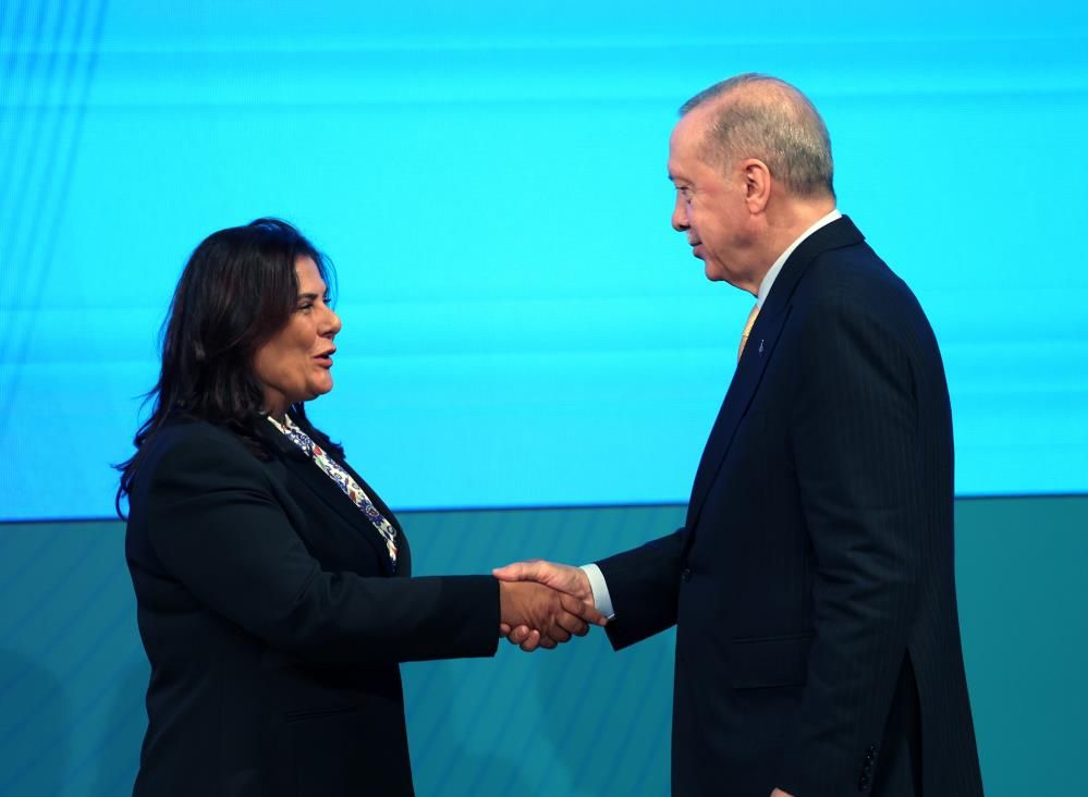 Özlem Çerçioğlu-Cumhurbaşkanı Erdoğan