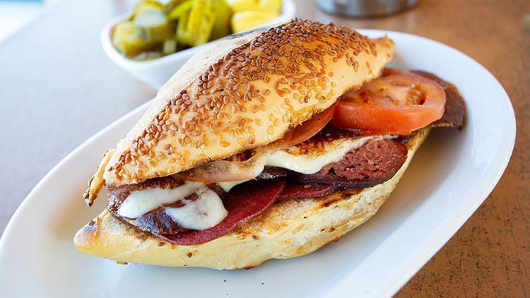 Çeşme bizi bekliyor...