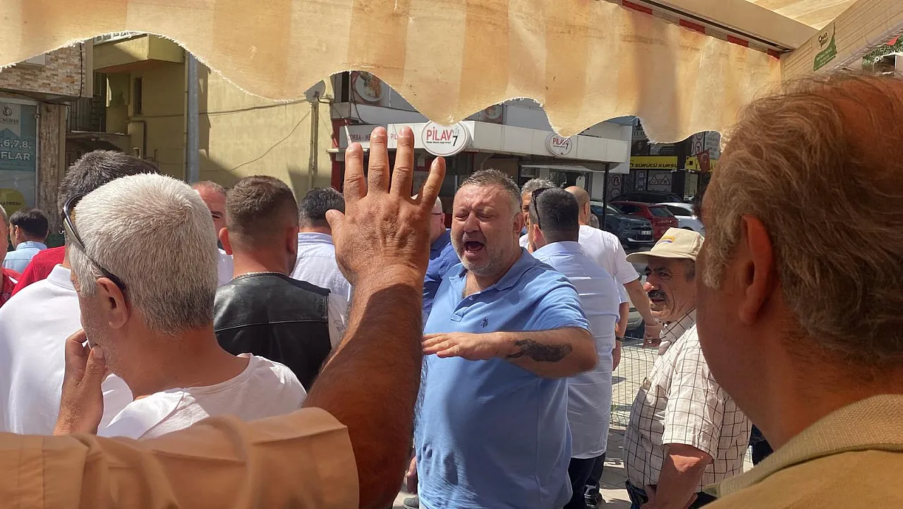 Chp Afyon'da Seçimsalon Karıştı, Partililer Birbirine Girdi