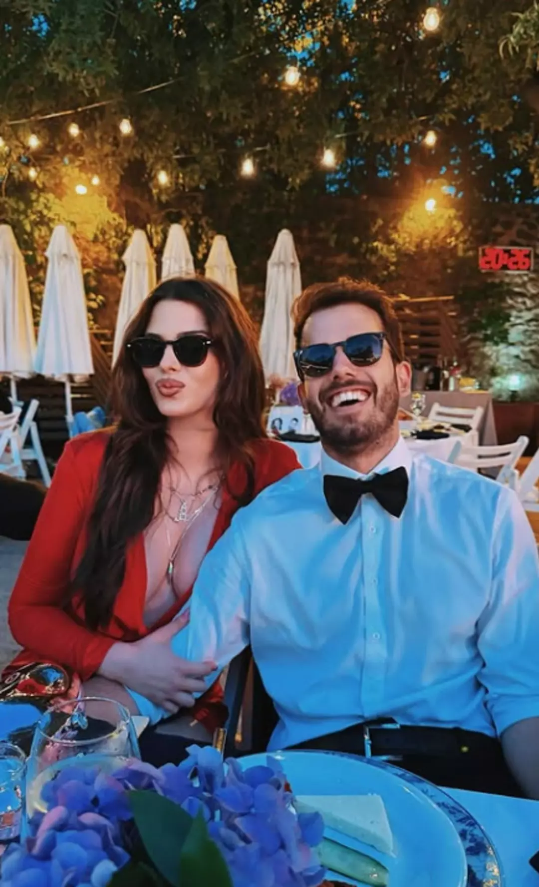 Düğünden sevgilisiyle paylaştı