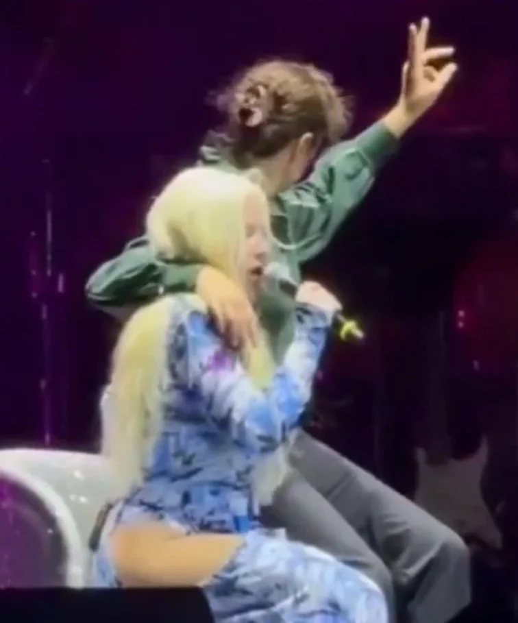 Ece Seçkin’den destek