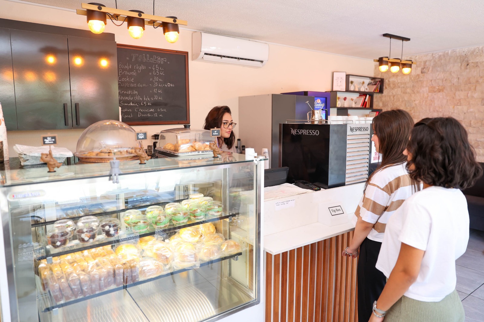 Ekonomik krize rağmen sosyal hayat canlanıyor