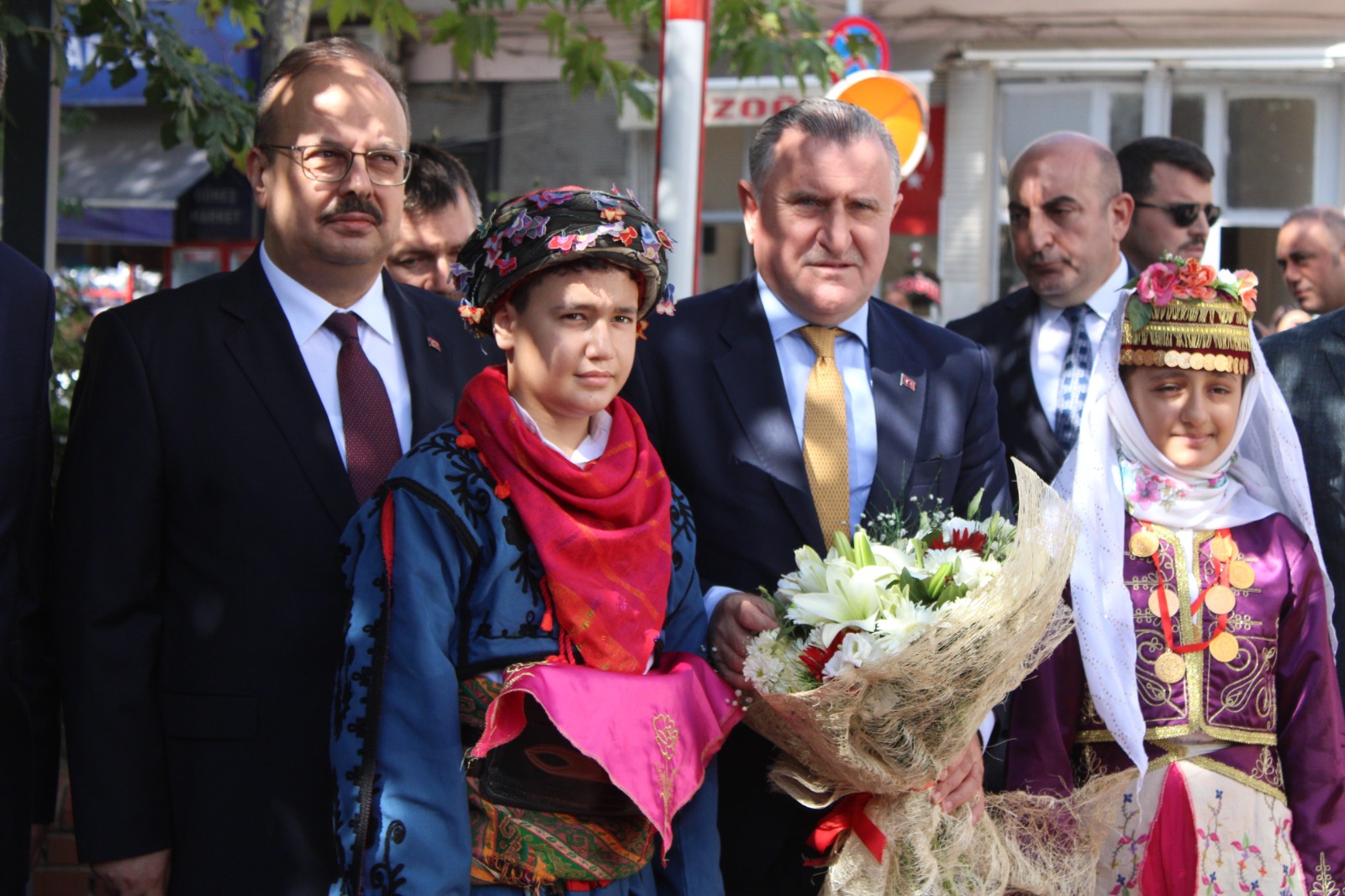 Genclik Ve Spor Bakani Osman Askin Bakin Aydindaki Programinda Ilk Duragi Valilik Oldu4