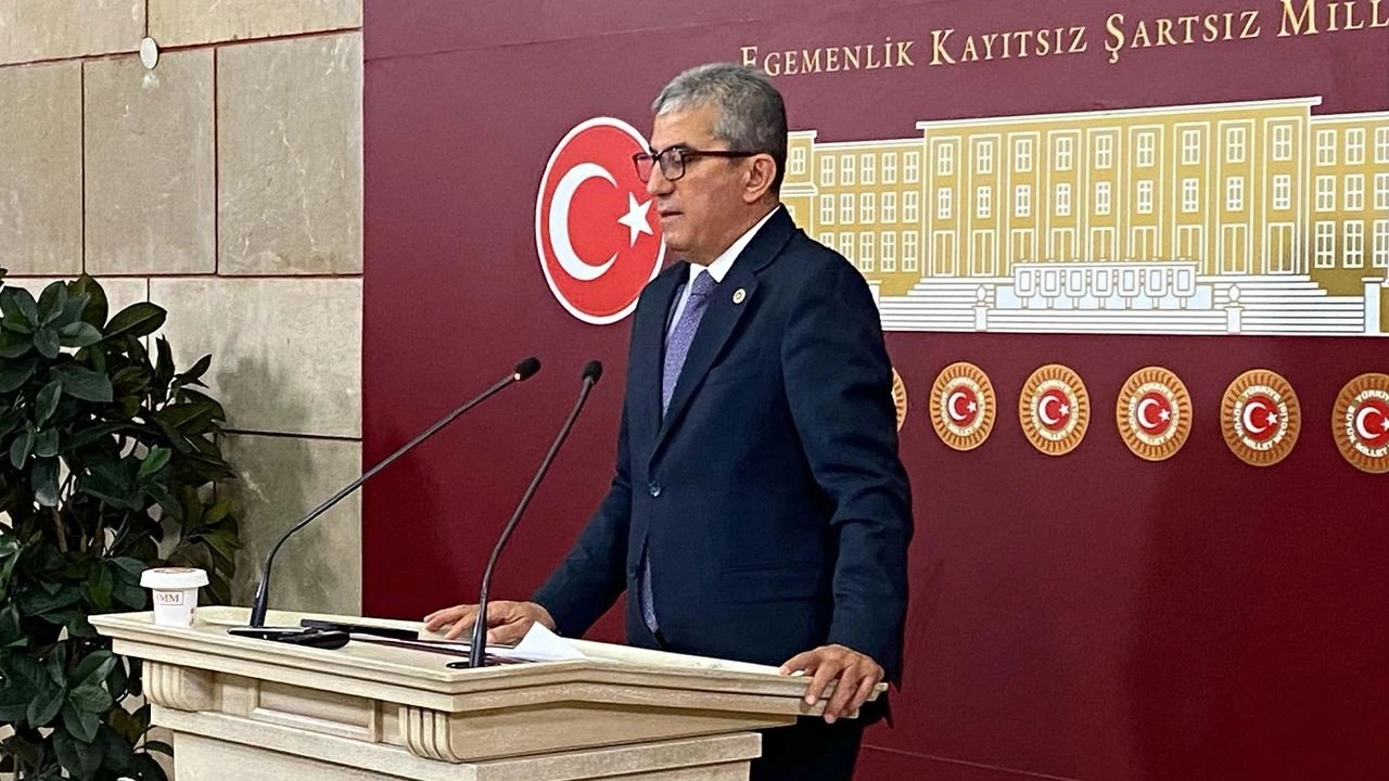 "CHP'li görünürsek iş bulamayız"