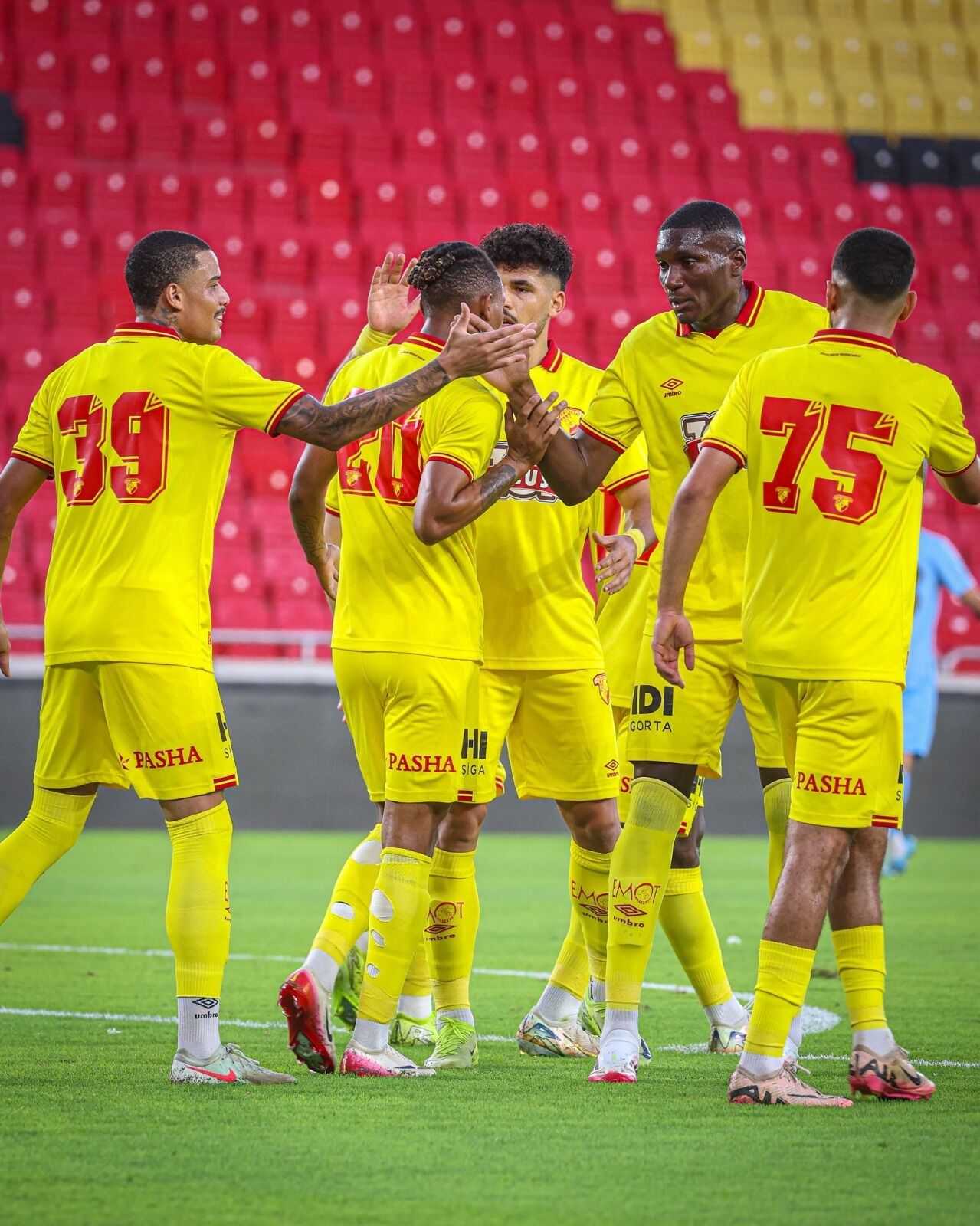 İzmir'de iki önemli galibiyetle hazırlıklar sürüyor