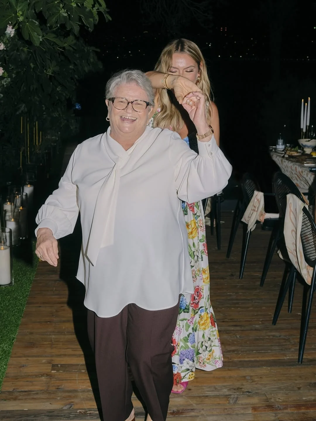Anne kız dansı geceye damga vurdu