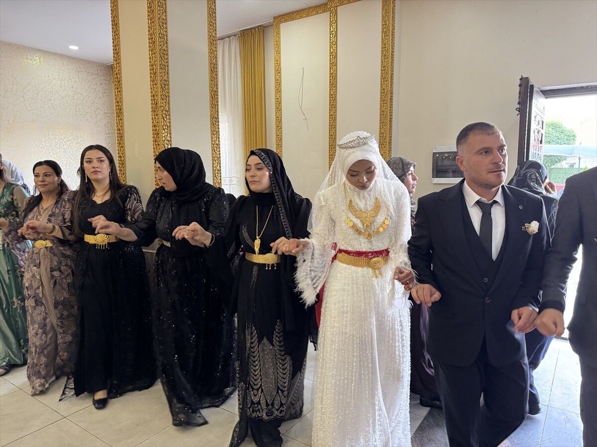 Hakkariye gelin geldi