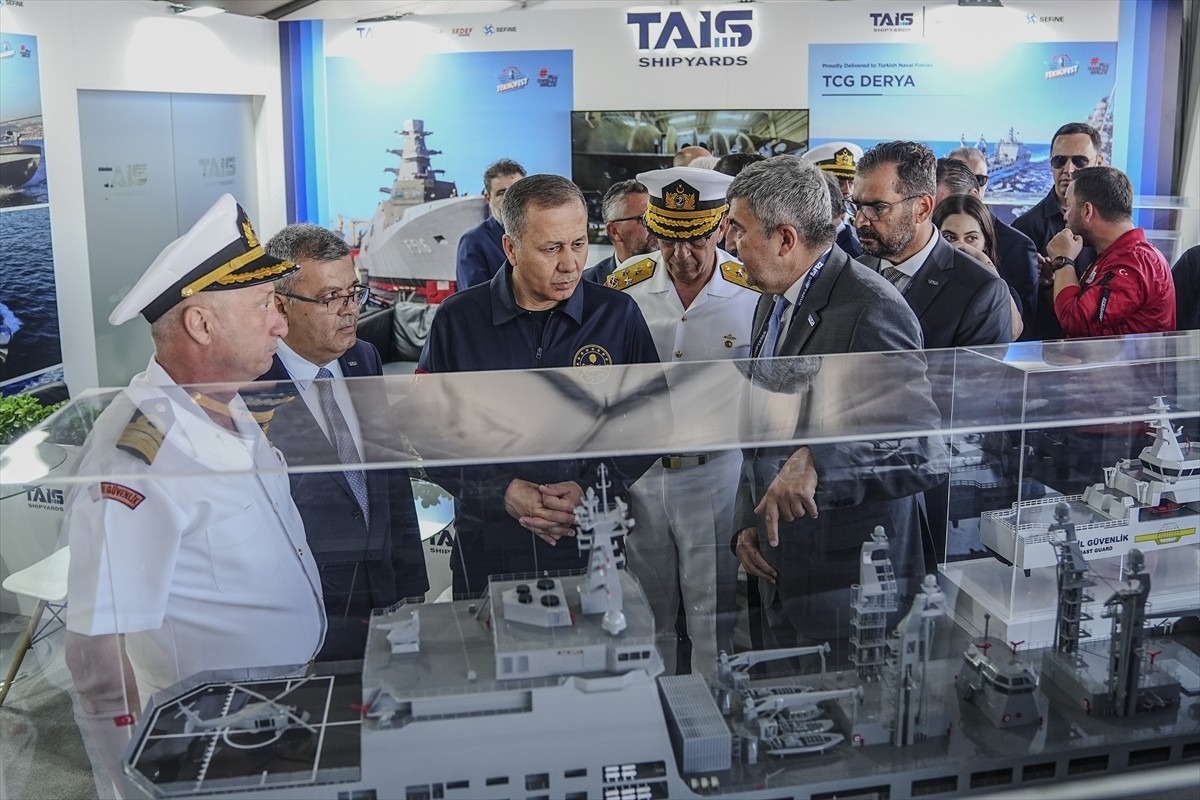 İçişleri Bakanı Yerlikaya, Teknofest Mavi Vatan’ı Ziyaret Etti 1