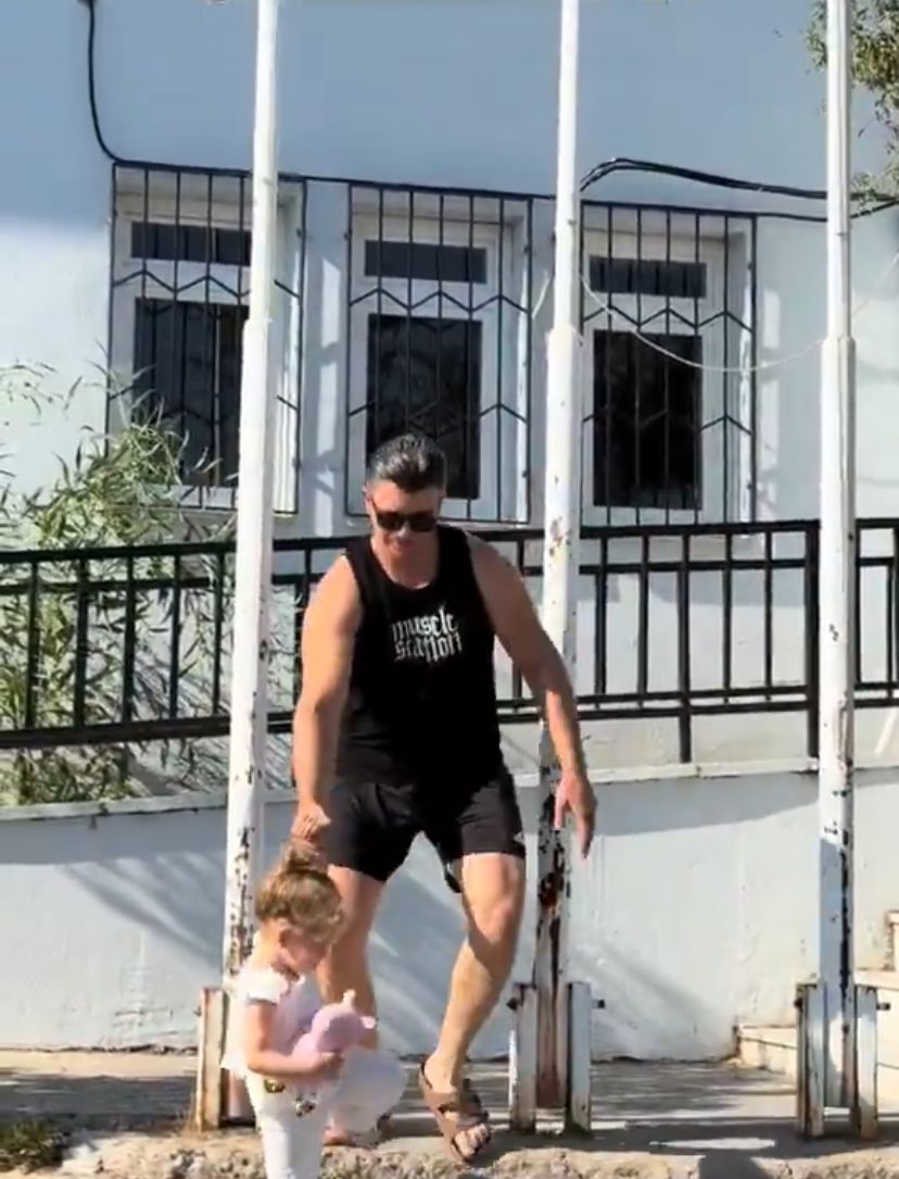 Sağlıklı çocuğu hastaneye götürdü