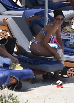 Ünlü oyuncu Bodrum’da ailesiyle birlikte vakit geçirdi 