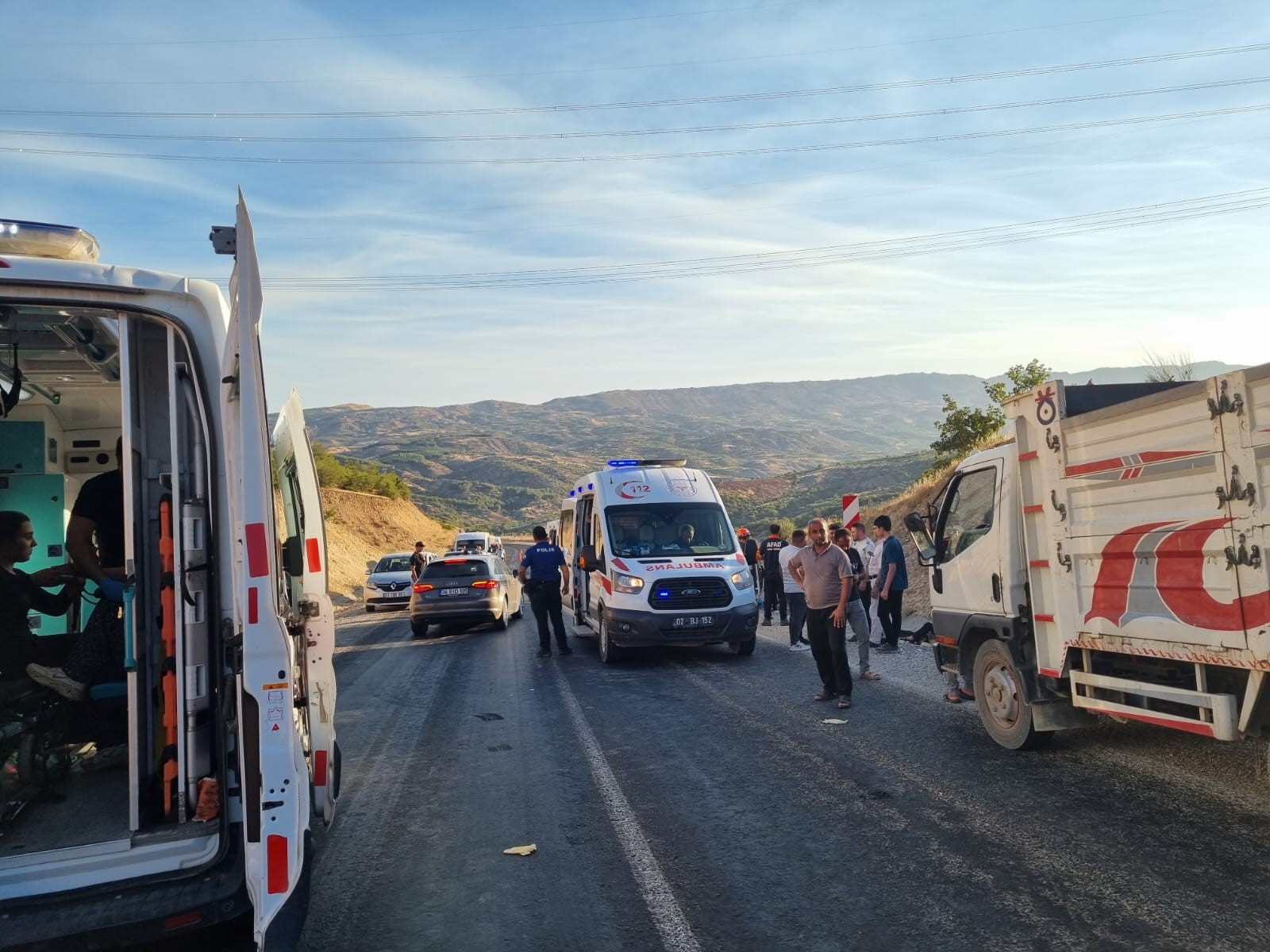 Acil ekipler sevk edildi, yaralılar hastaneye kaldırıldı