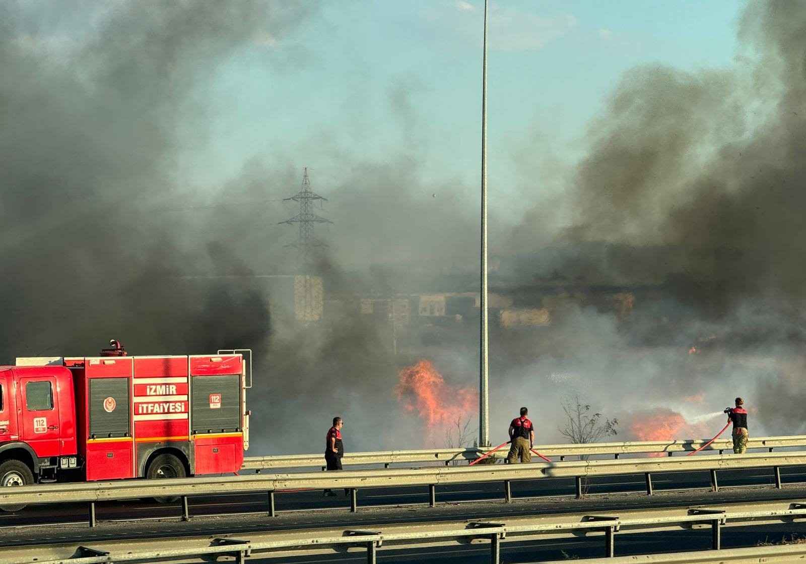 İzmir Menemen İş Yeri Yangını (1)