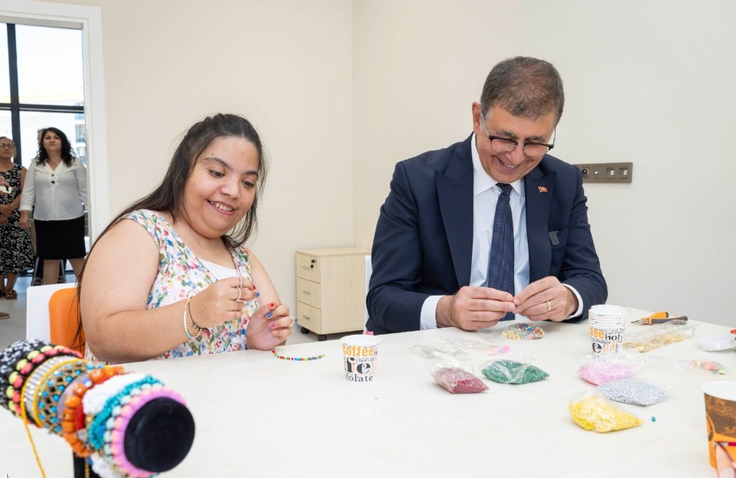 Hizmet merkezlerine göre sunulan eğitimler ve iletişim bilgileri
