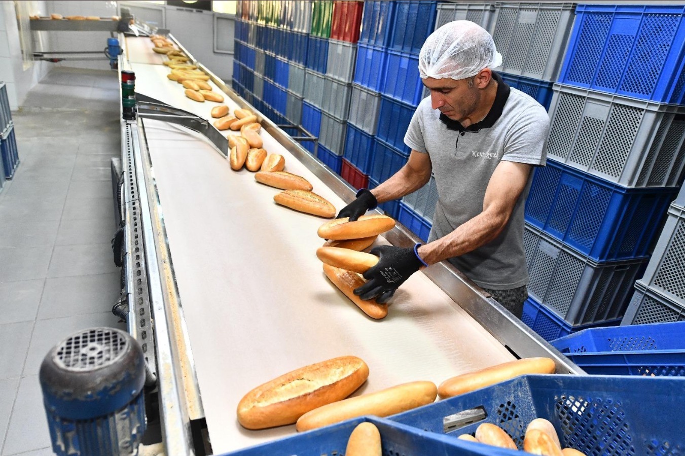 Hijyenik ve uygun fiyatlı ekmek üretimi kesintisiz devam ediyor