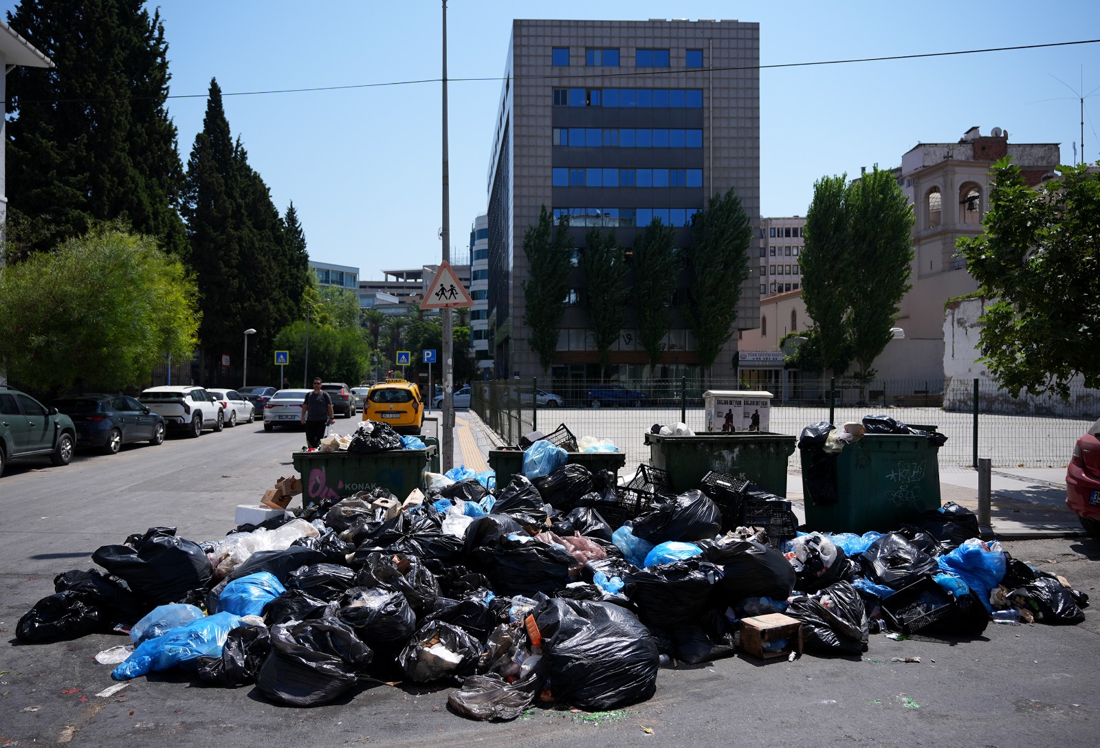 Büyükşehir ve ilçe belediyeleri arasında çözümsüzlük tartışması