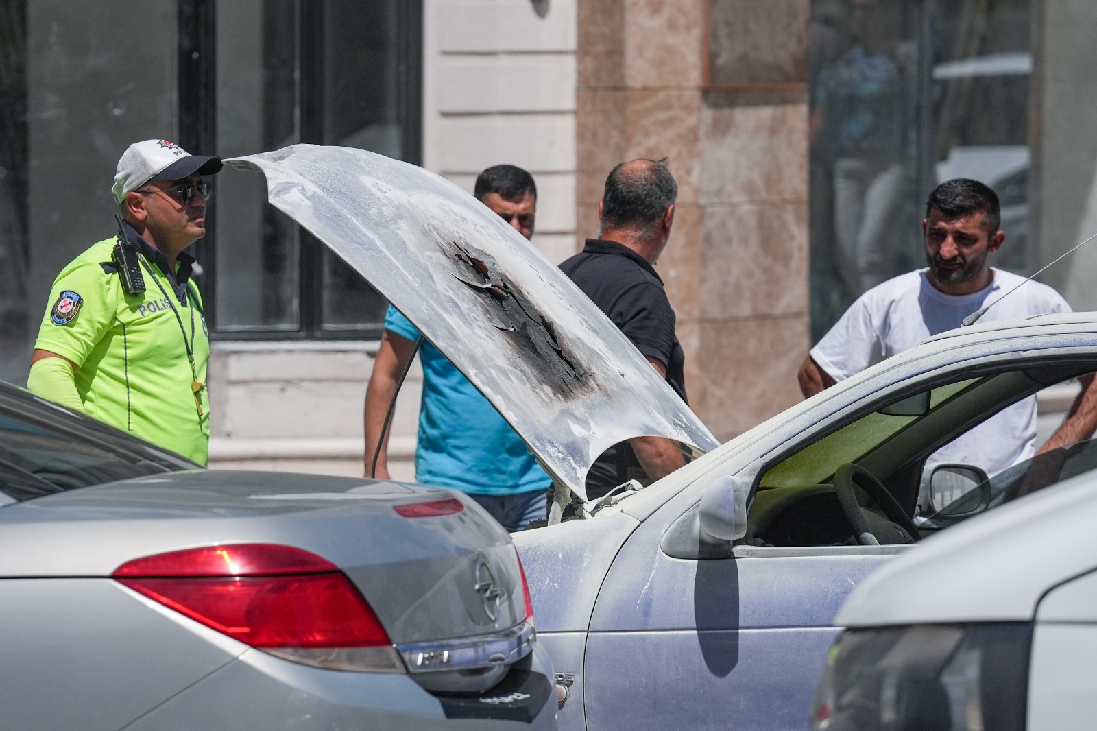 Vatandaşlar ve emniyet güçlerinden ortak müdahale