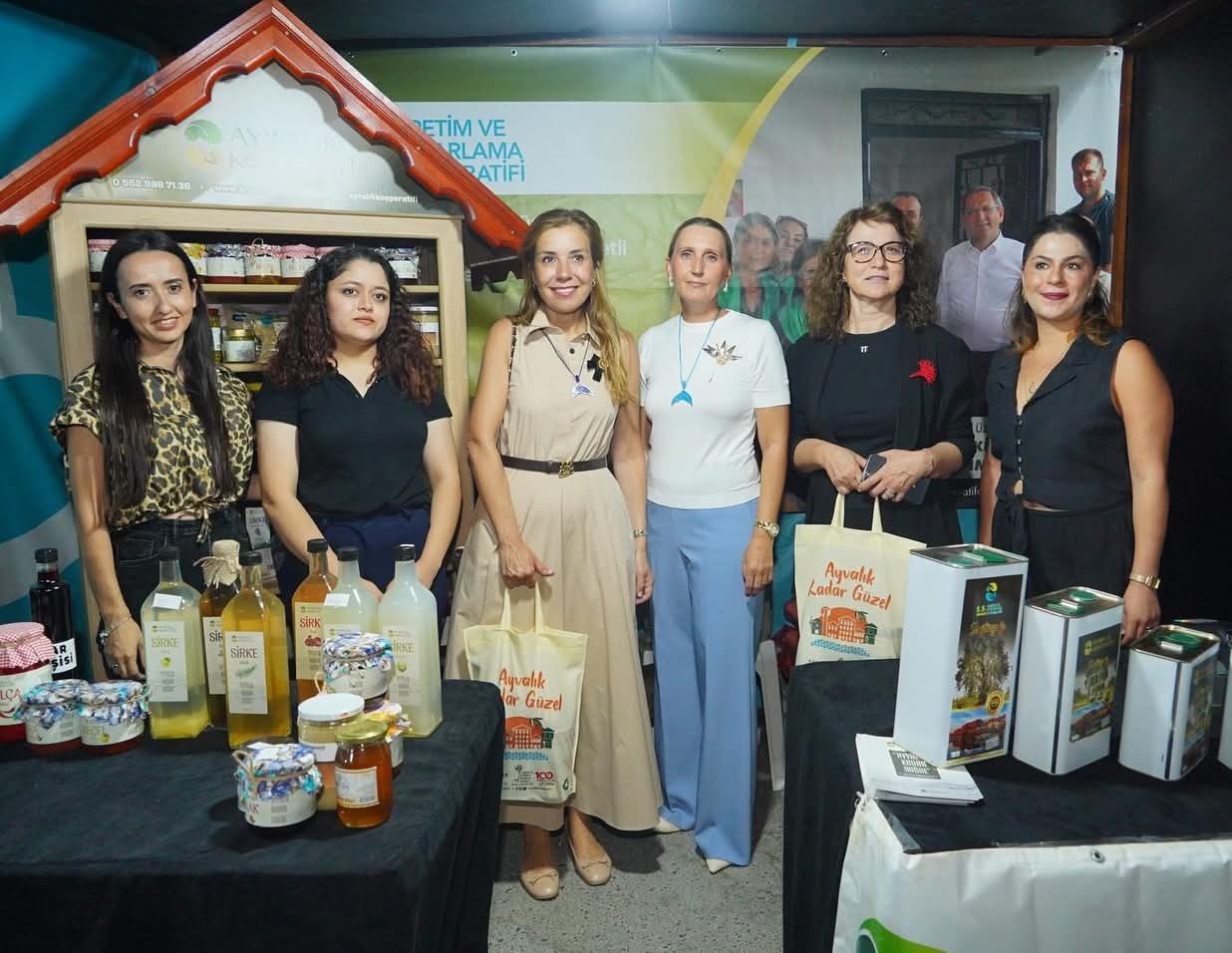 Kadın Emeği Çarşısı Kapılarını Açtı 9