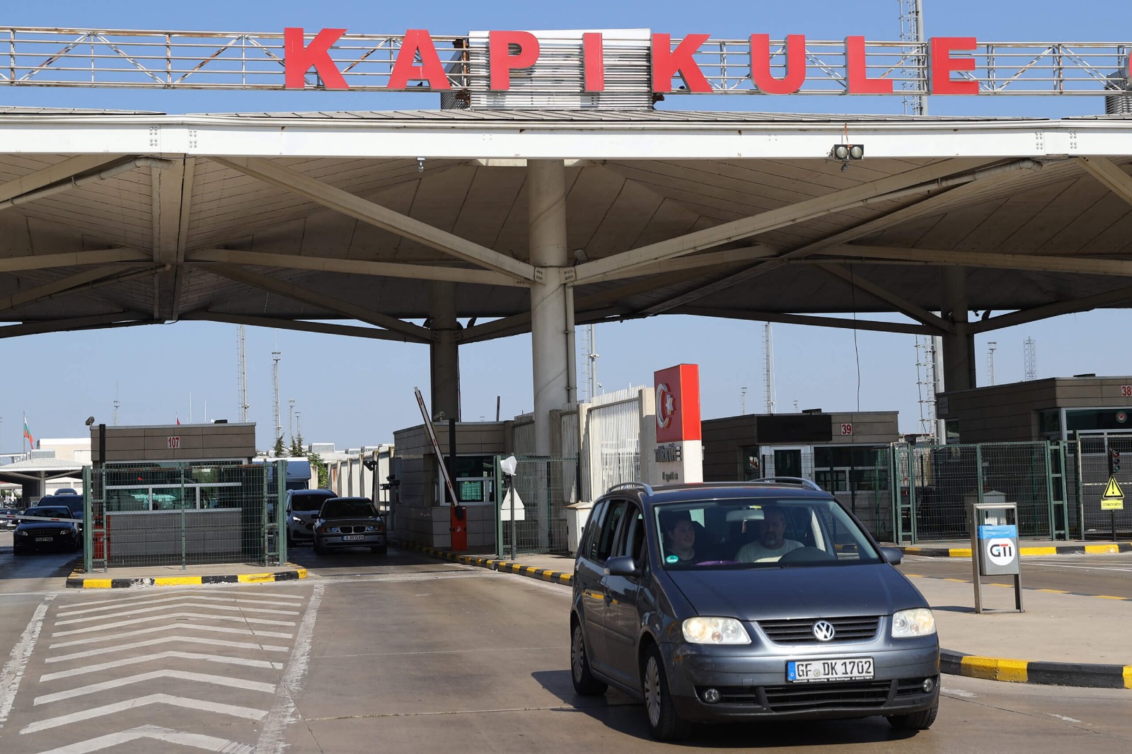 Vücut gurbette, kalp memlekette