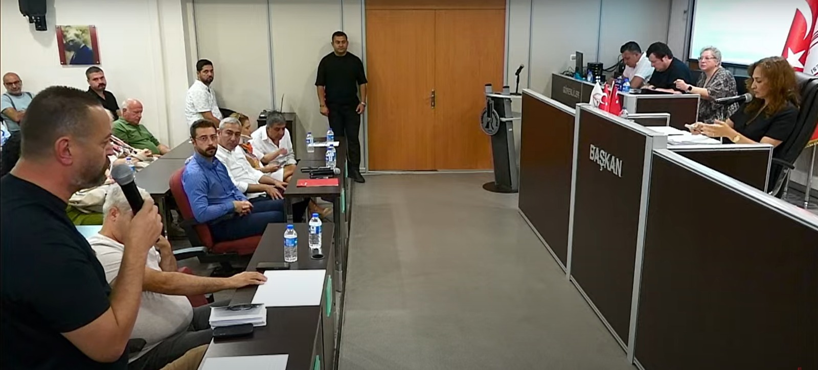 "Karşıyaka'da maaş alamayan işçilerden tefeciye düşen var"