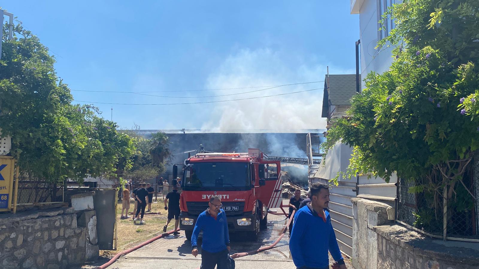 Ekiplerin yoğun mücadelesi sonucu yangın kontrol altına alındı