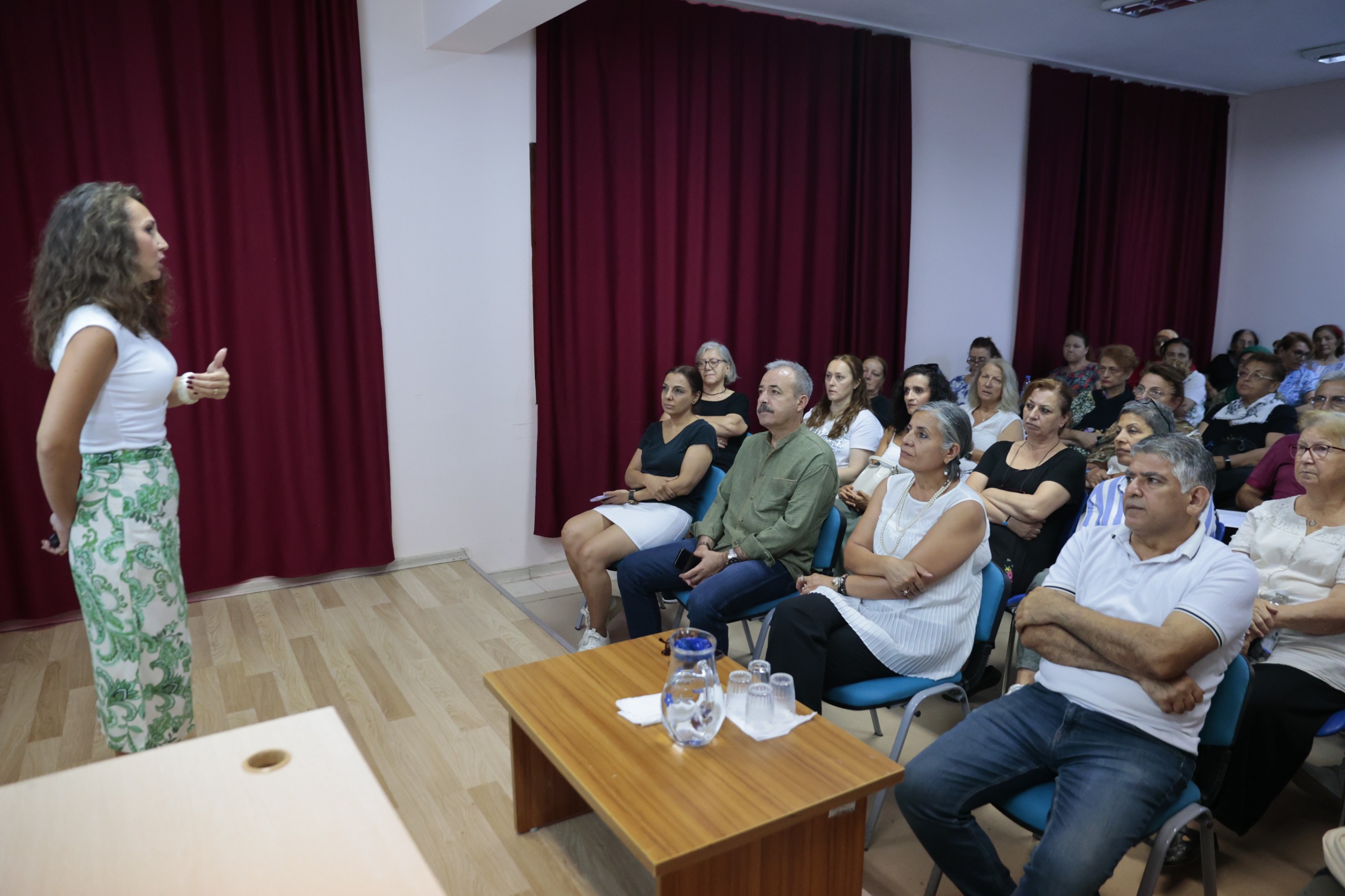 Konak’ın İleri Yaş Merkezi’nde Kuşaklararası Iletişim Semineri