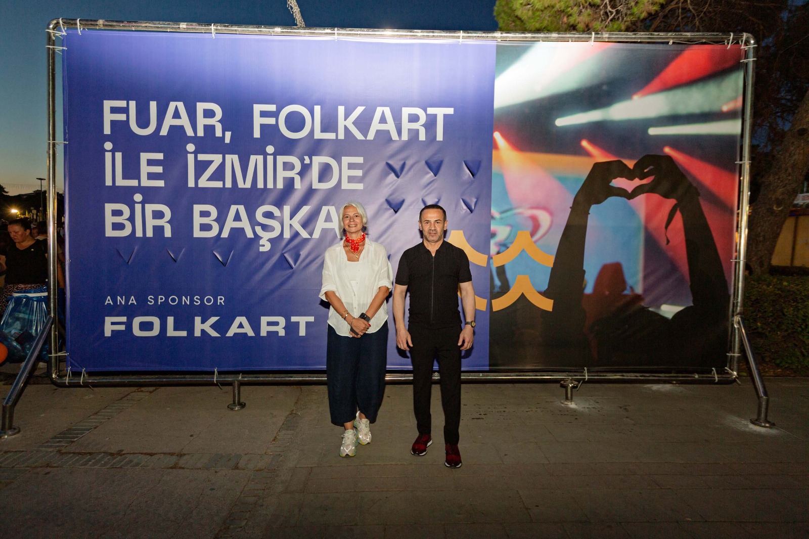 Refik Anadol'un yapay zeka eserleri İzmir'de