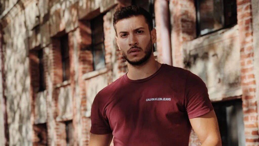 Kuma Dizisi Ferit Kimdir