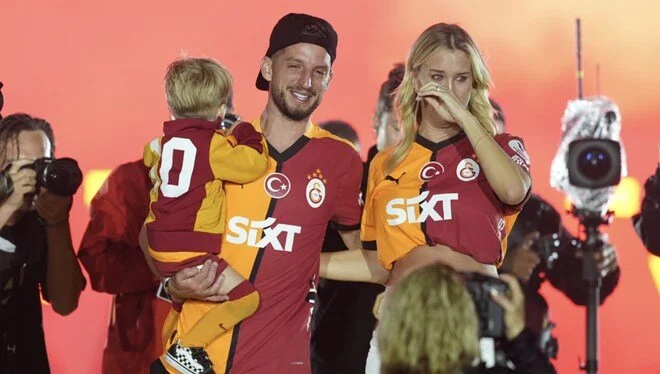 Galatasaray'a gözyaşlarıyla veda etmişti