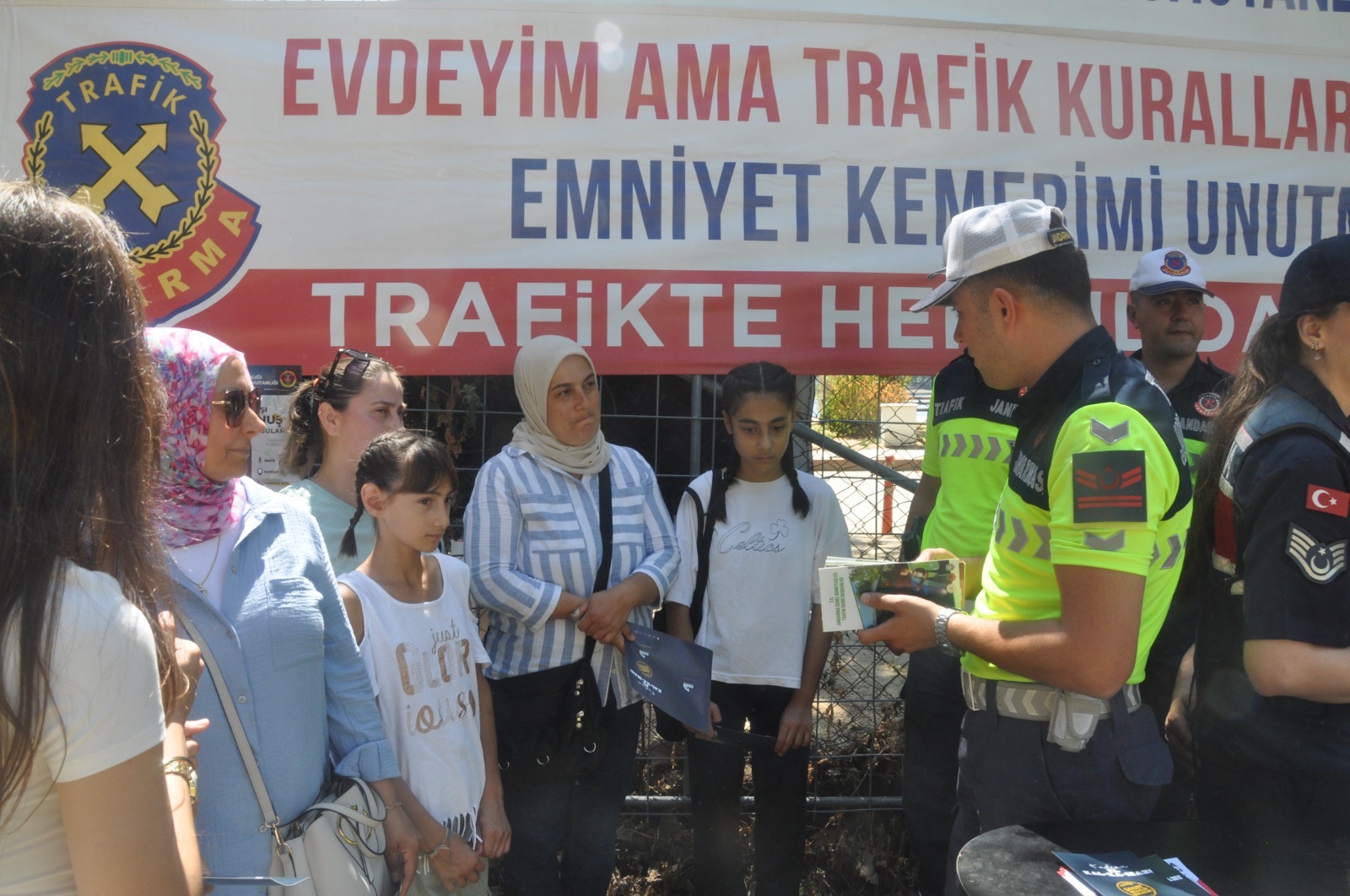 Trafik güvenliği ve KADES uygulaması tanıtıldı