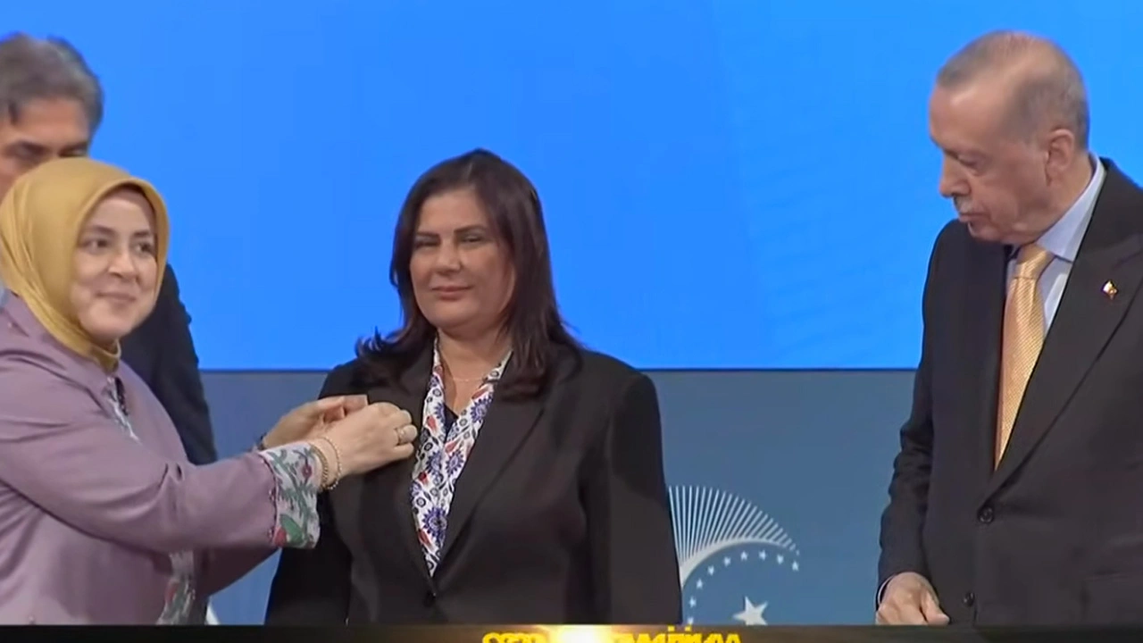 “Alnım ak, başım dik”