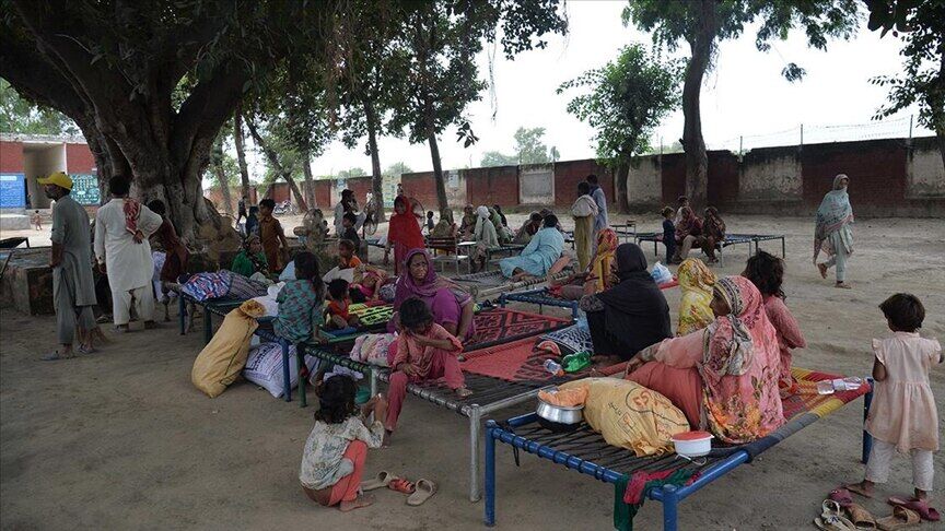 Pakistan'da tahliyeler başladı