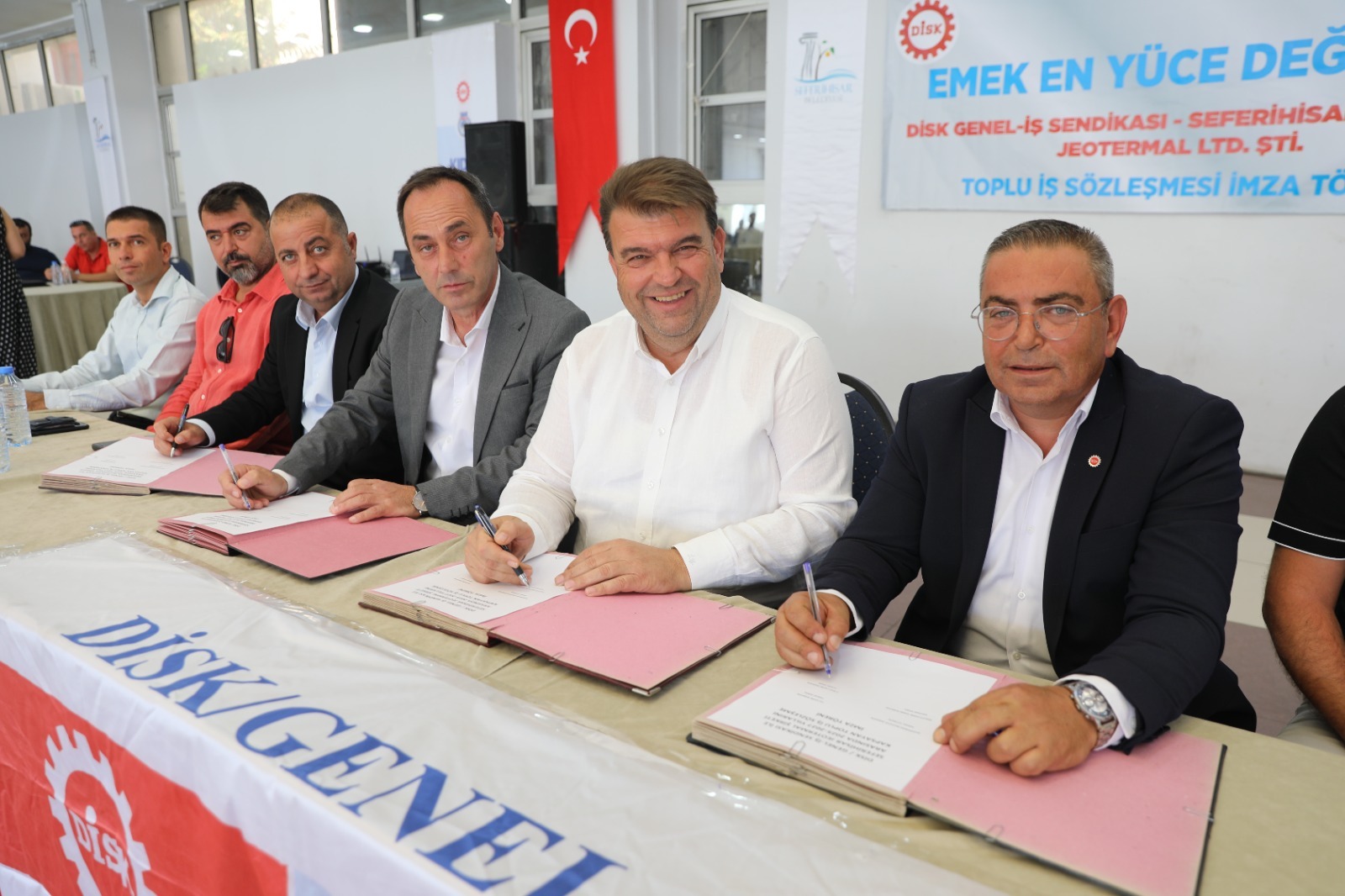 Başkan Yetişkin: "Emekçilerimizin yanında olmak sorumluluğumuz"