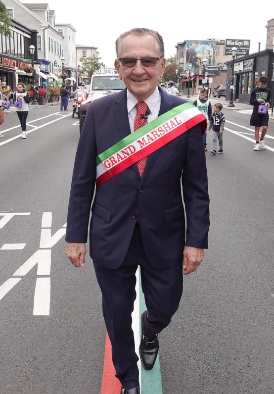 Merhametiyle gönüllerde taht kurdu