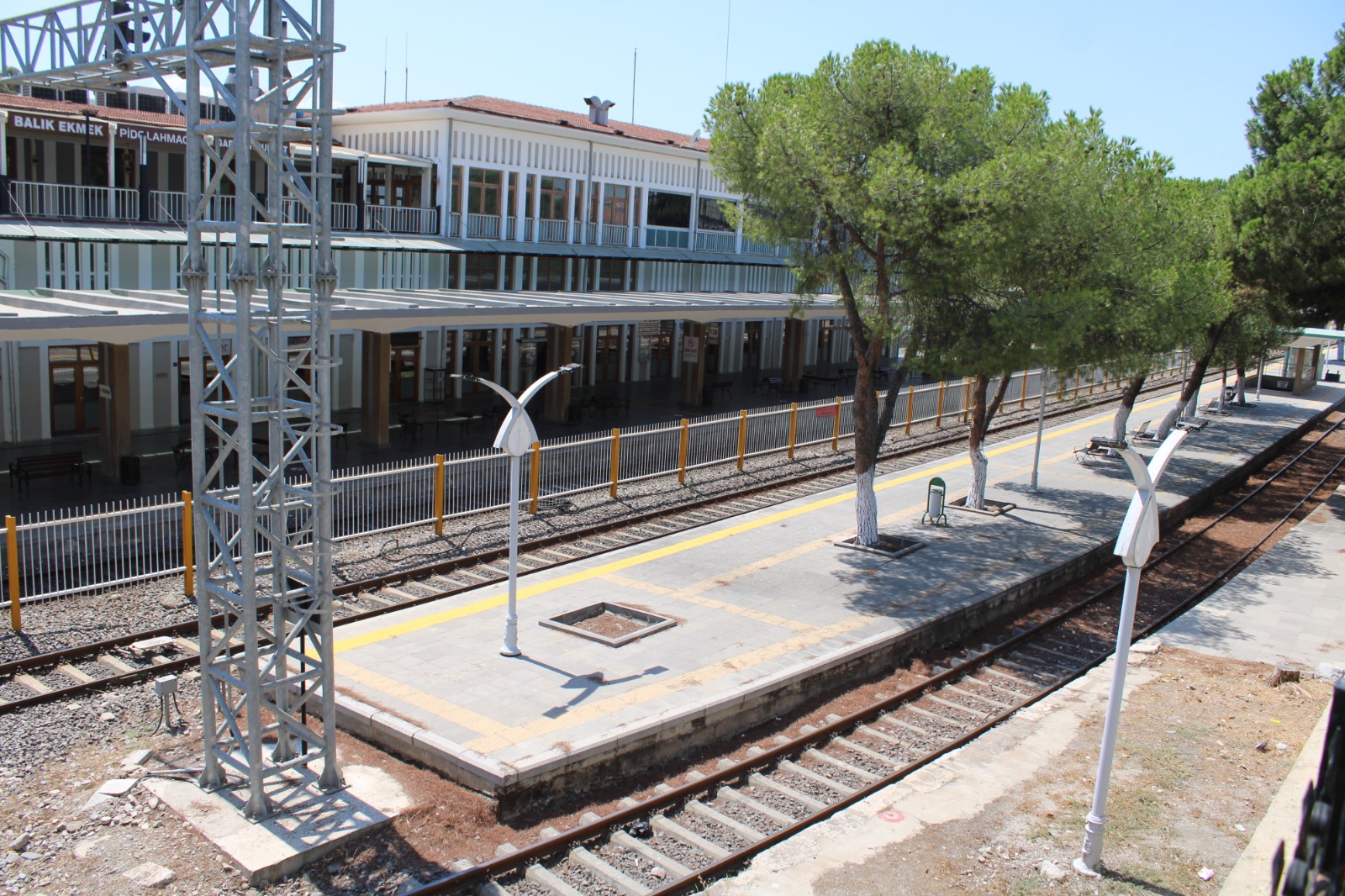 Mağdur yolcular duruma tepki gösterdi