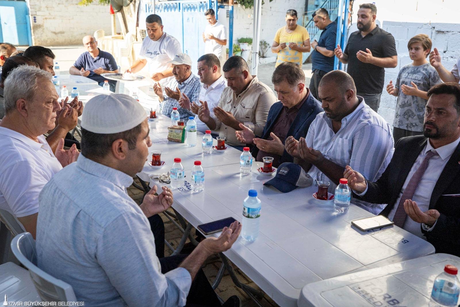 “Aşure kazanlarımız barış için kaynıyor”