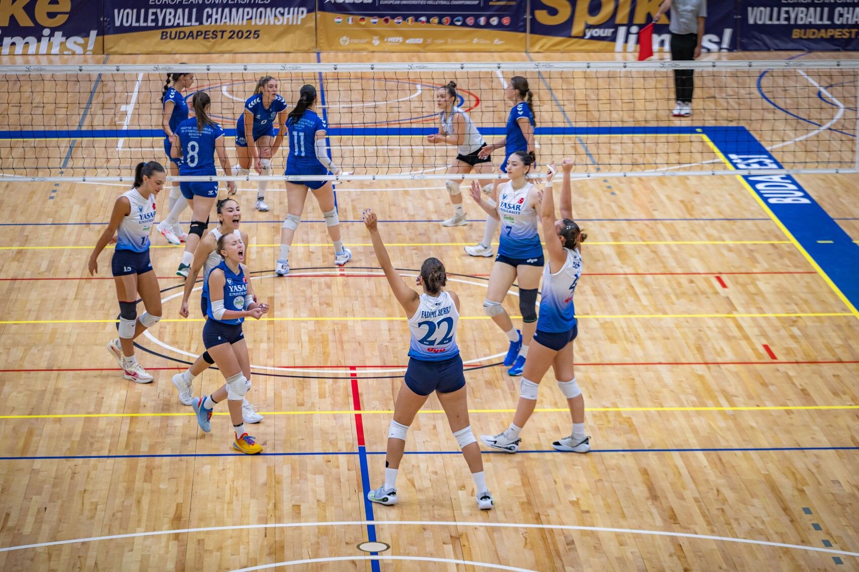 Yaşar Üniversitesi voleybol