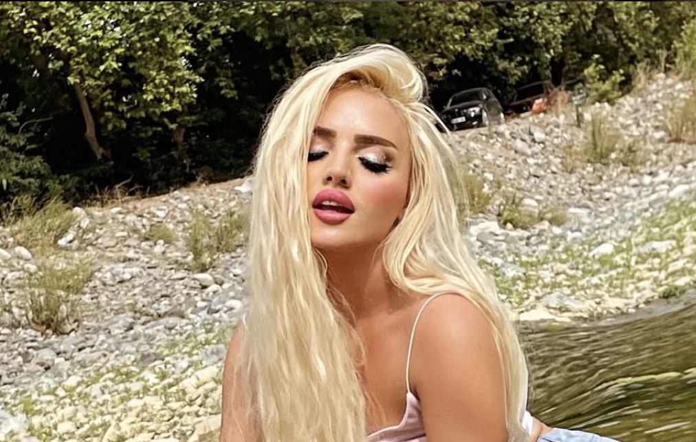 Yemekteyiz Melis Goz