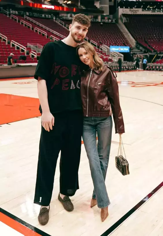 Alperen Şengün Ve Sevgilisi-1