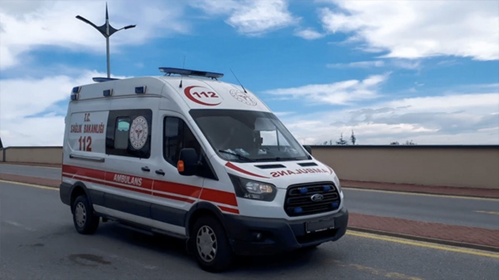 "Ambulanslar trafikte ayrıcalıklı araçlarımızıdır"