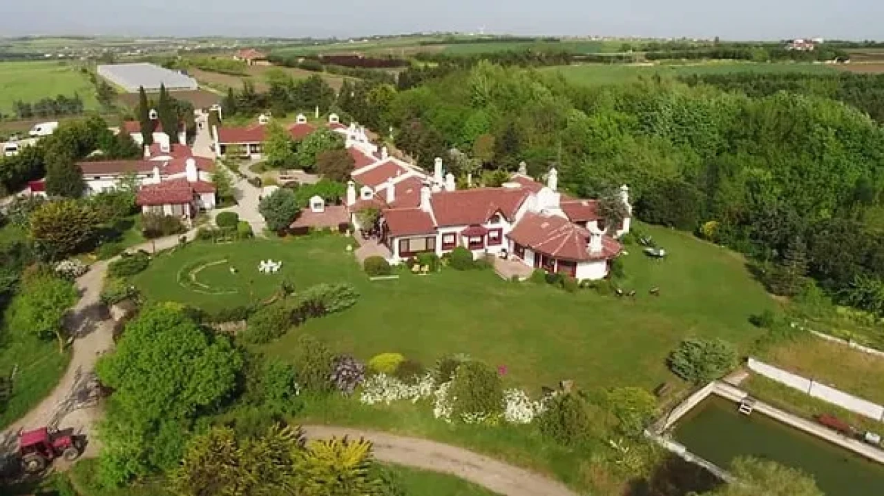 Aşk I Memnu Dizisinin Çiftliği 2