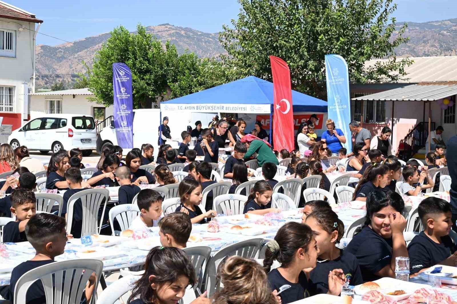 Aydın Büyükşehir’den Öğrencilere Okul Çantası 1