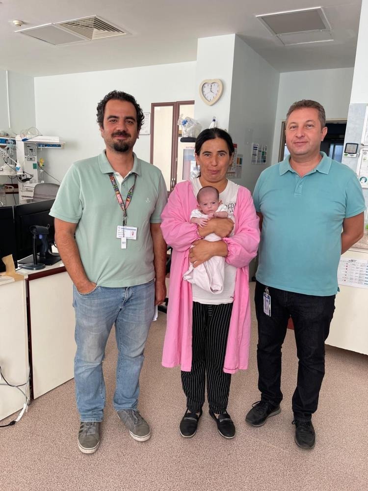 Aydın'da 1.8 Kiloluk Bebeğe Kalp Ameliyatı Gerçekleştirildi