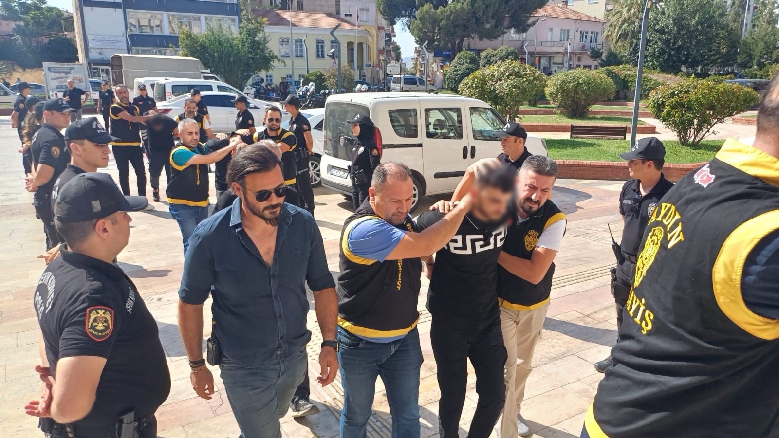 Şüpheliler adalet önüne çıkarıldı